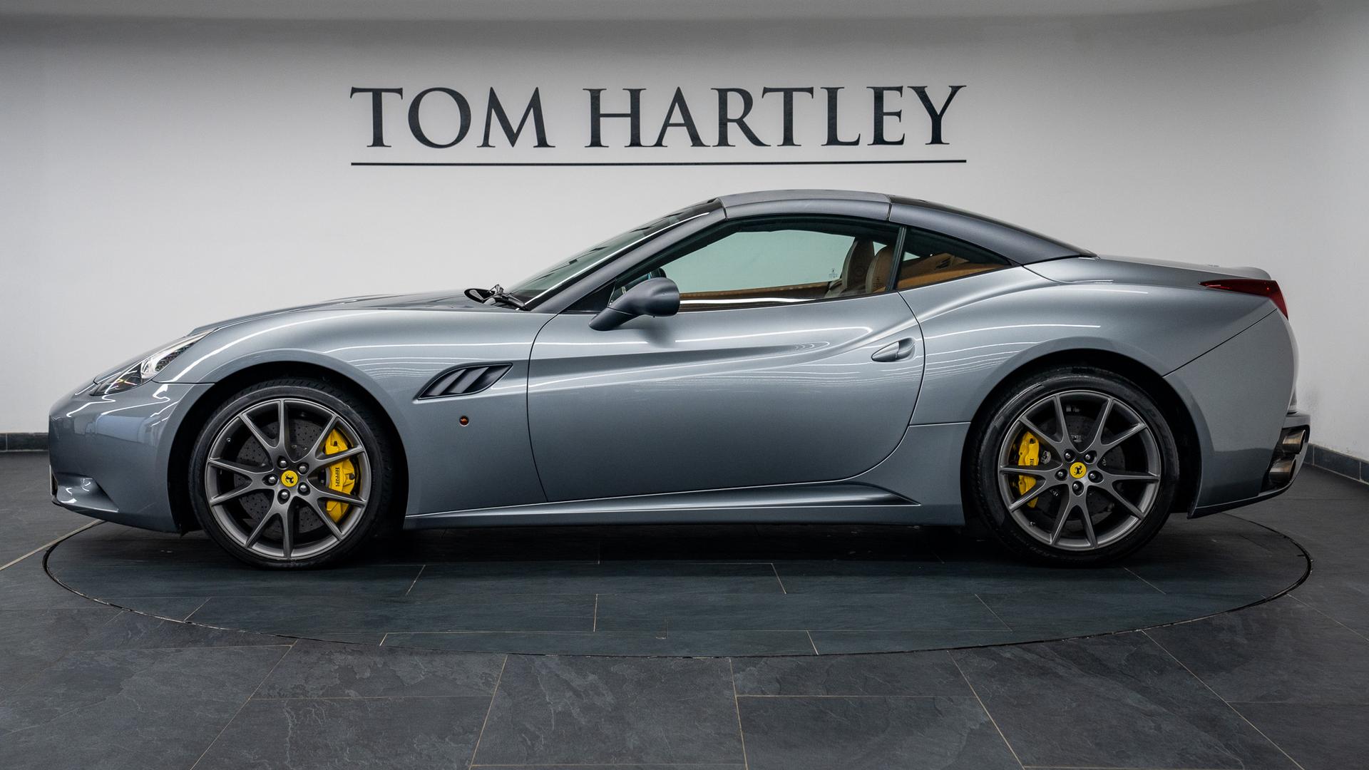 Ferrari California Photo 7cf17a67-77fc-41ee-8012-cf054bf310eb.jpg