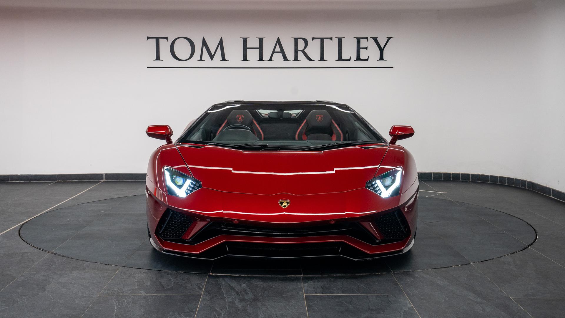 LAMBORGHINI Aventador Photo 7cf9ffdf-c218-4a55-a2c3-87289e2965cf.jpg