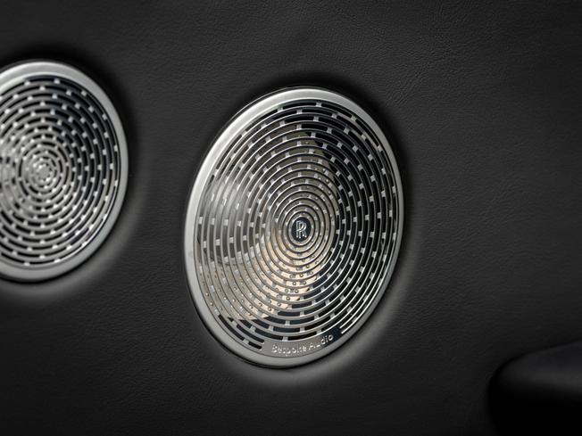 ROLLS-ROYCE Cullinan Series II Photo 14