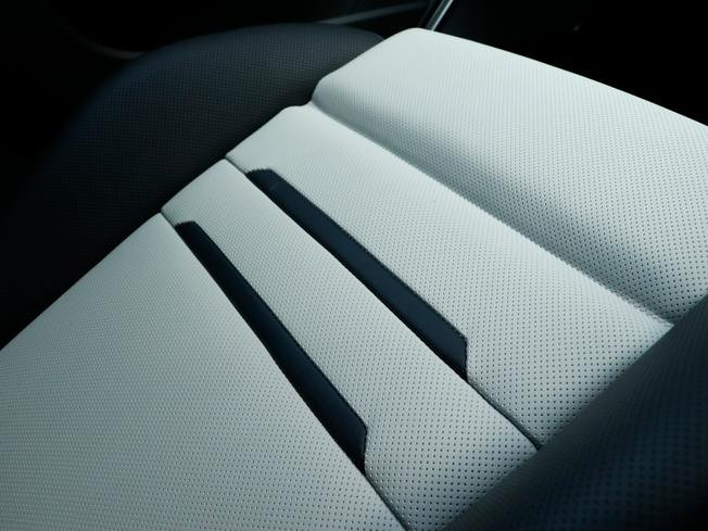 PORSCHE Panamera Photo 9