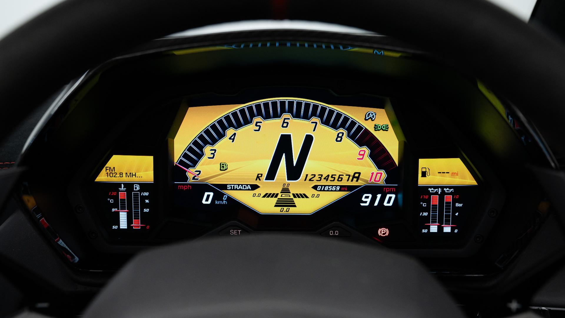 LAMBORGHINI Aventador Photo 7d12bc79-e86c-4c82-b812-38a1d5d7903d.jpg