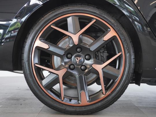 CUPRA Leon Photo 7d1b390d-3081-4a69-9e5e-0223dede5db9.jpg