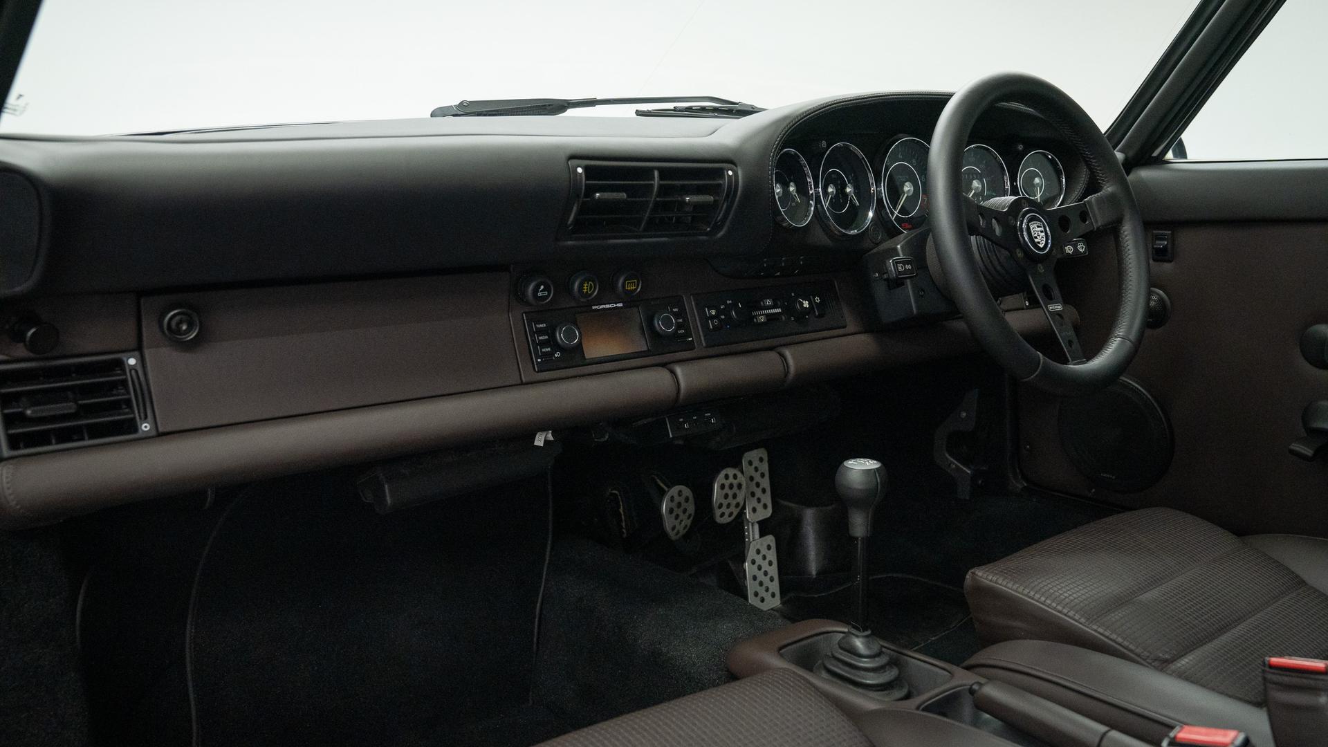 Porsche 911 Photo 7d435584-0b5d-428c-a11d-ab7b0291d385.jpg