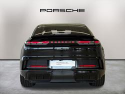 Porsche Cayenne Electric Photo 4