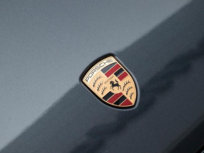 Porsche Taycan Photo 30