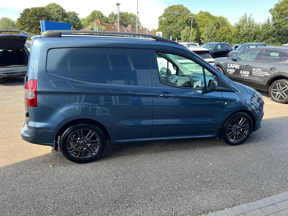 Ford Transit Courier Photo 7d5b1e8a-cac0-4d5b-98c2-085bd51848da.jpeg