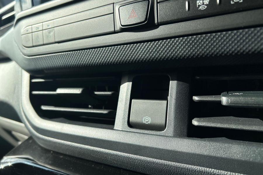 Ford TRANSIT CUSTOM Photo 7d64e365-3956-4e09-b5ec-d66e4e8e7a25.jpg