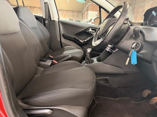 Peugeot 208 Photo 7d83478a-afd8-4667-a2d4-96a256c93d57.jpeg