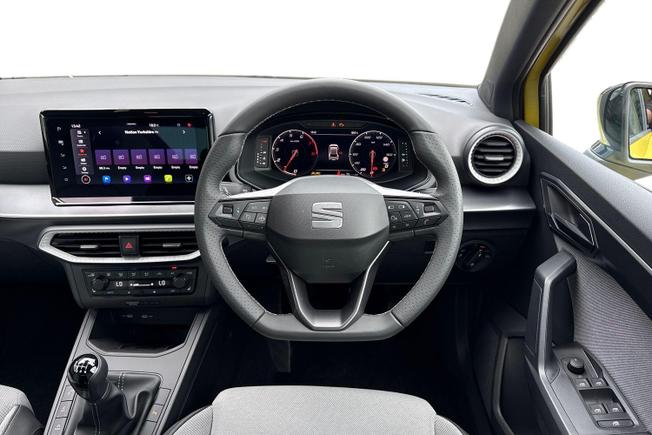 SEAT Ibiza Photo 11
