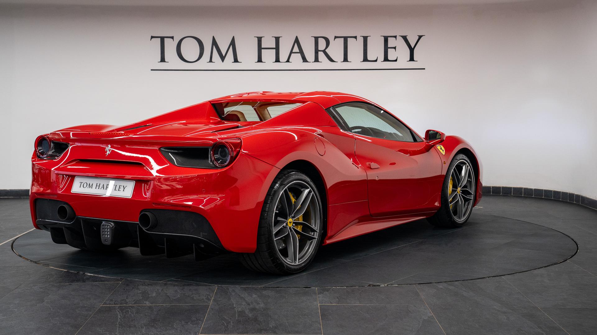 Ferrari 488 Photo 7db7aded-05b4-4237-a0b7-a6ceb009093b.jpg