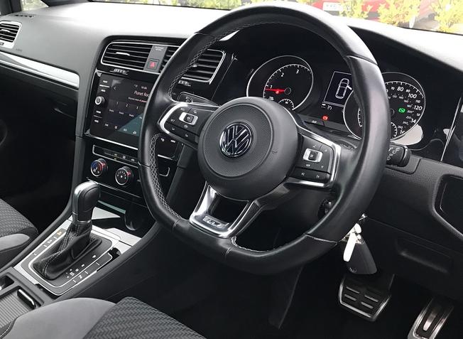 Volkswagen Golf Photo 8