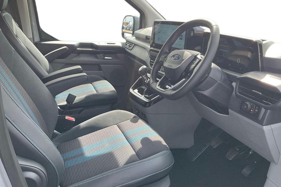 Used Ford TRANSIT CUSTOM L2DCIVSPORT2 15