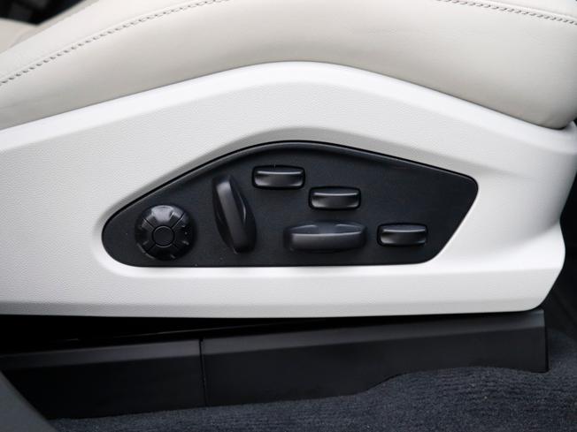 PORSCHE Macan Photo 18