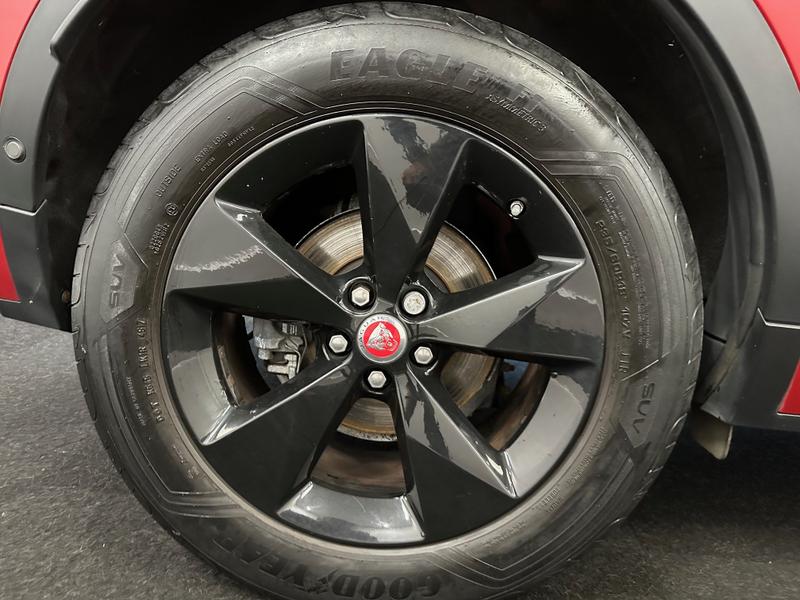 Jaguar E-PACE Photo 7dcccadd-507d-497e-8f05-6dd513318bc2.jpg