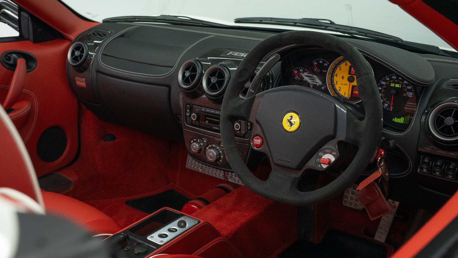Ferrari F430 Photo 7de45174-5b5c-4bfe-9e49-b3a92ca346af.jpg