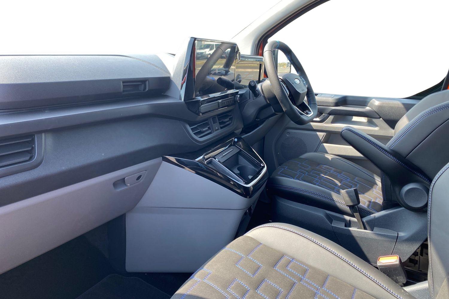 Ford TRANSIT CUSTOM Photo 3