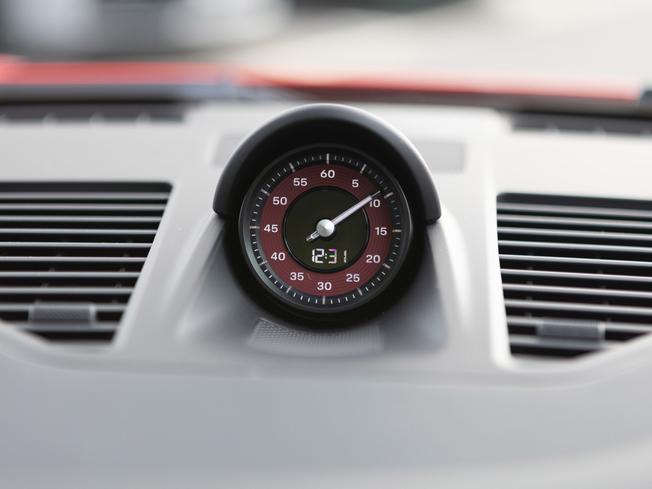PORSCHE 911 Photo 19