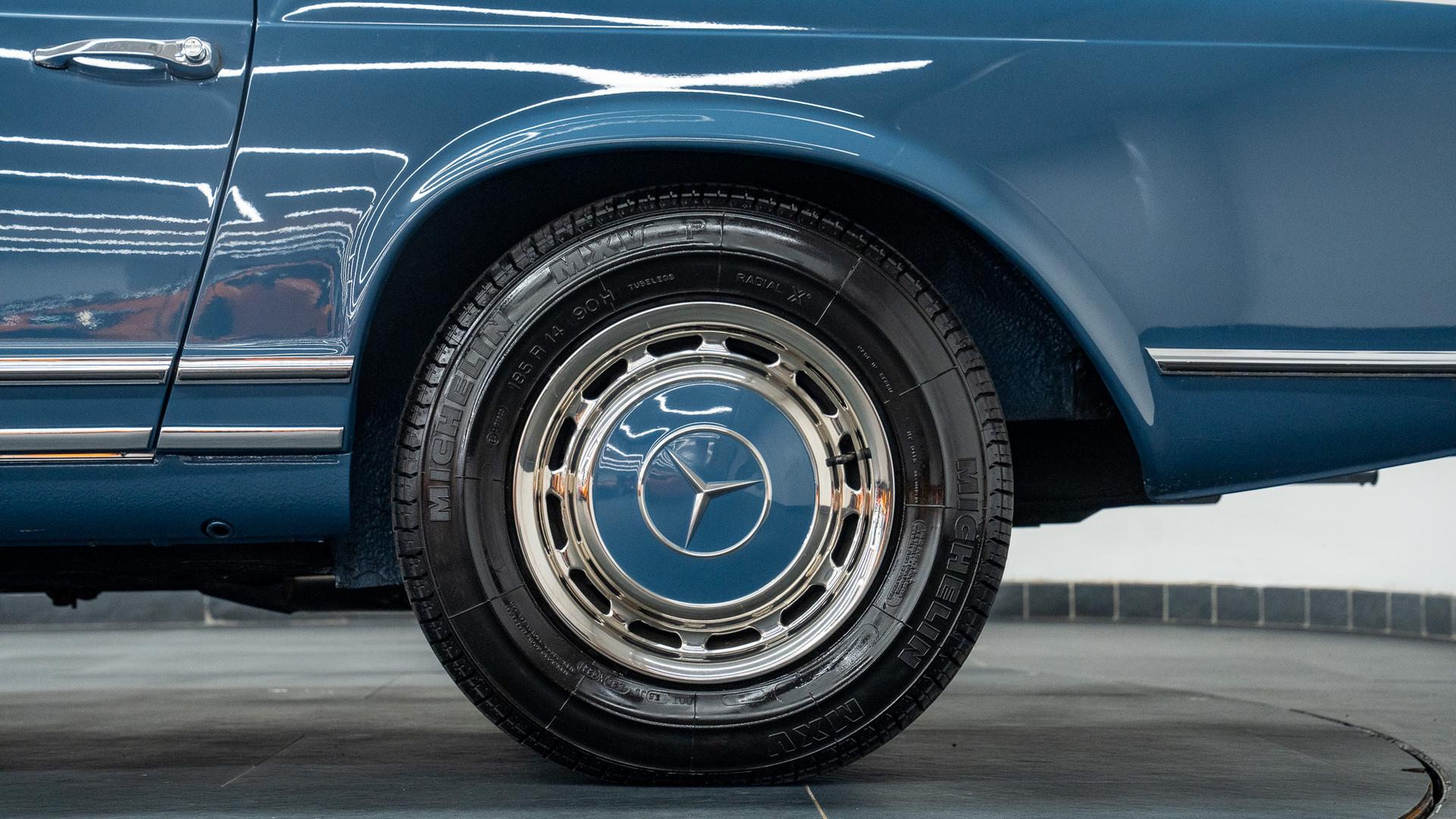 Mercedes-Benz 280 SL Photo 7df7781a-931c-42dc-84ff-e61525ec535c.jpg