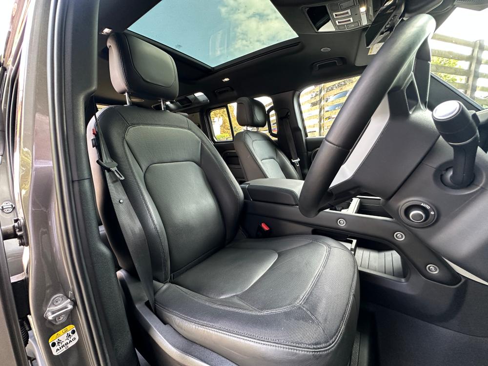 Used Land Rover Defender 110 GX73USE 24
