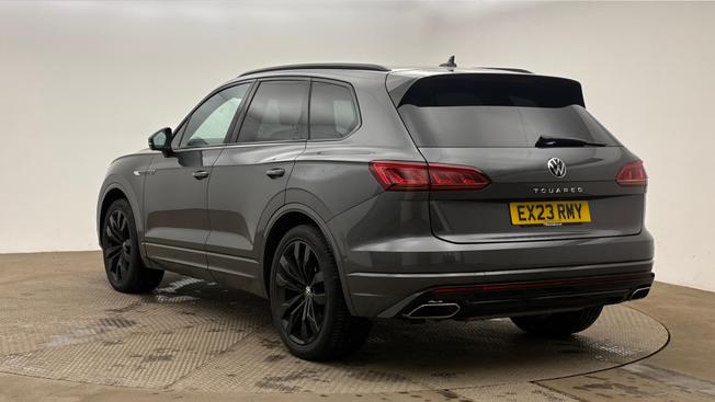 VOLKSWAGEN Touareg Photo 3