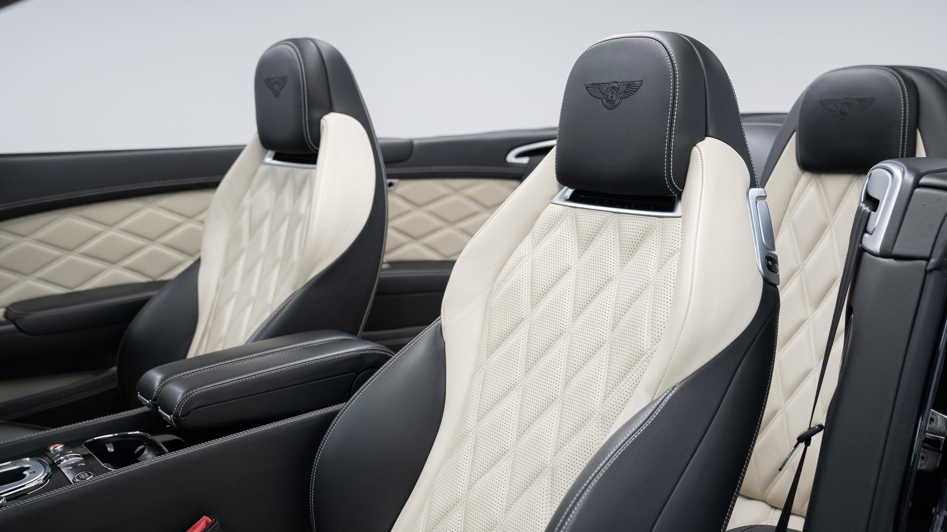 Bentley Continental GTC Photo 7e08d3fc-99f2-499e-bf4b-ee55f0035629.jpg