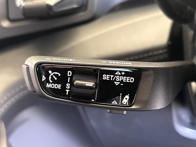 Porsche Cayenne Electric Photo 32