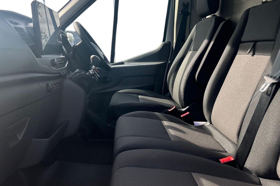 Ford TRANSIT Photo 7e1e01a8-58e4-4b94-b89d-901e99cefa38.jpg