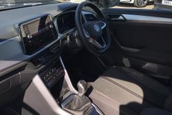 Volkswagen T-Roc Photo 2