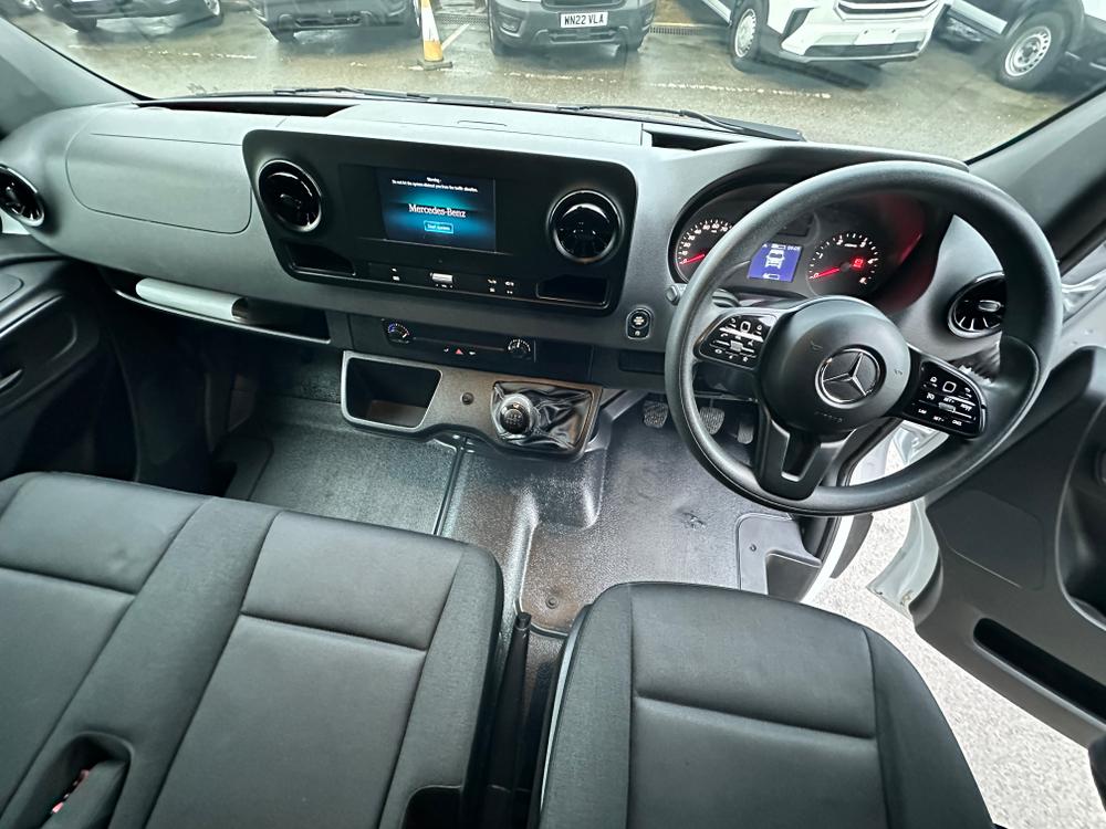 Mercedes-Benz Sprinter Photo 7e424883-9195-4220-86c2-dba2caec01e9.jpg