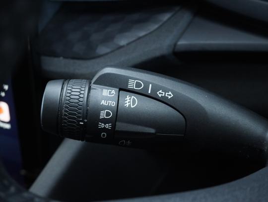 Polestar Polestar 2 Photo 7e4272b6-d9d5-42f4-8612-ca9cb3fbc60c.jpg