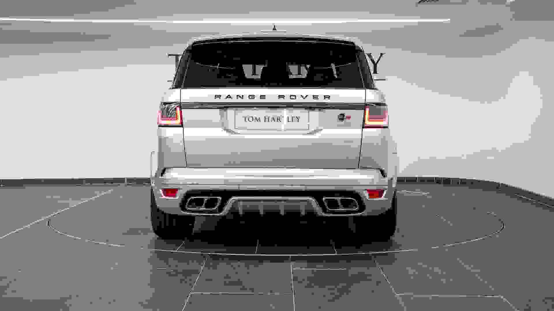 Land Rover Range Rover Sport Photo 7e4df519-9d72-4121-bb64-594ac81b976c.jpg