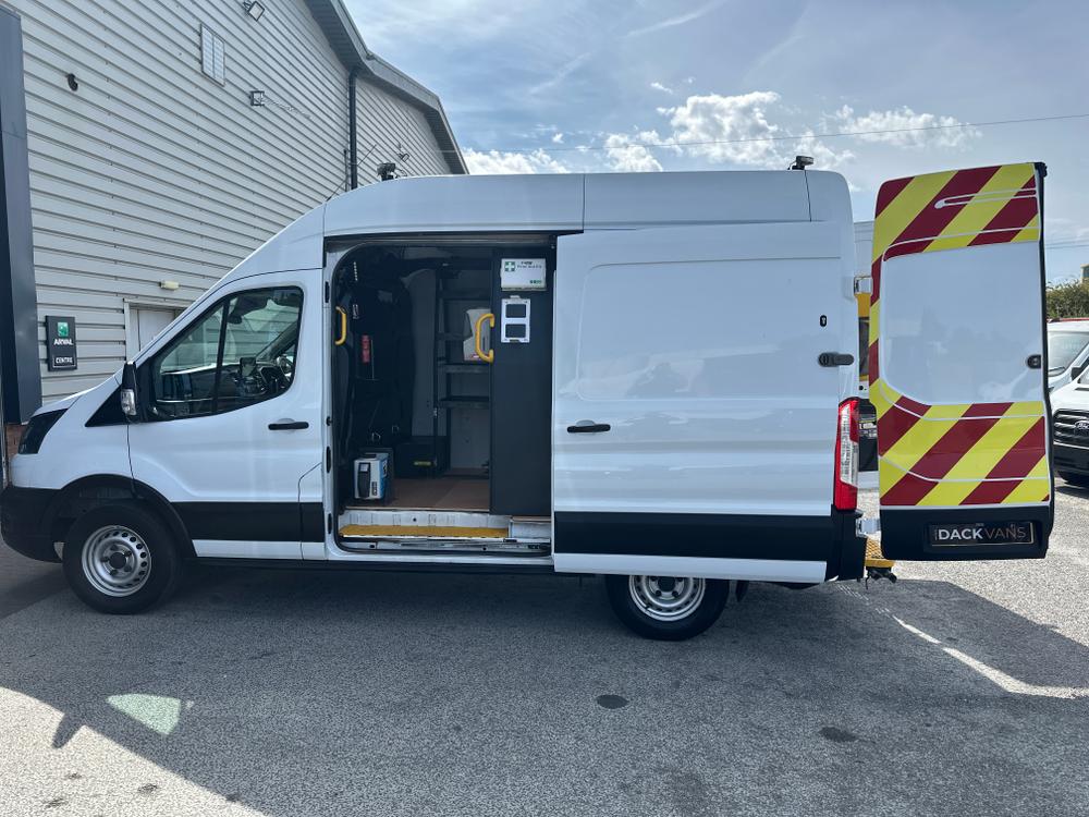 Ford Transit Photo 7e51a311-37c6-43ed-9be4-1a5fe1ec59dd.jpg