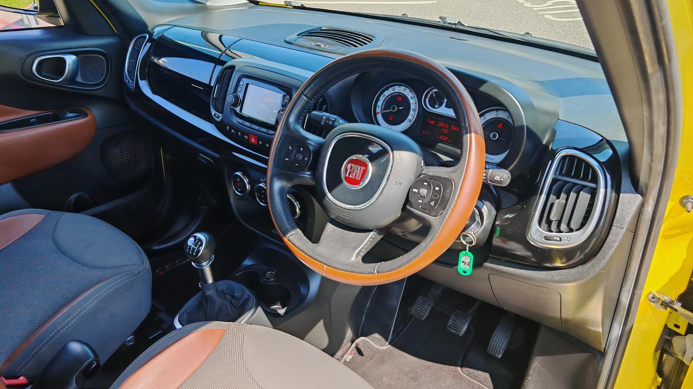 Used Fiat 500L MV14AEY 11
