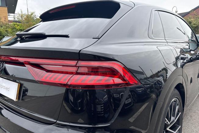 Audi SQ8 Photo 23
