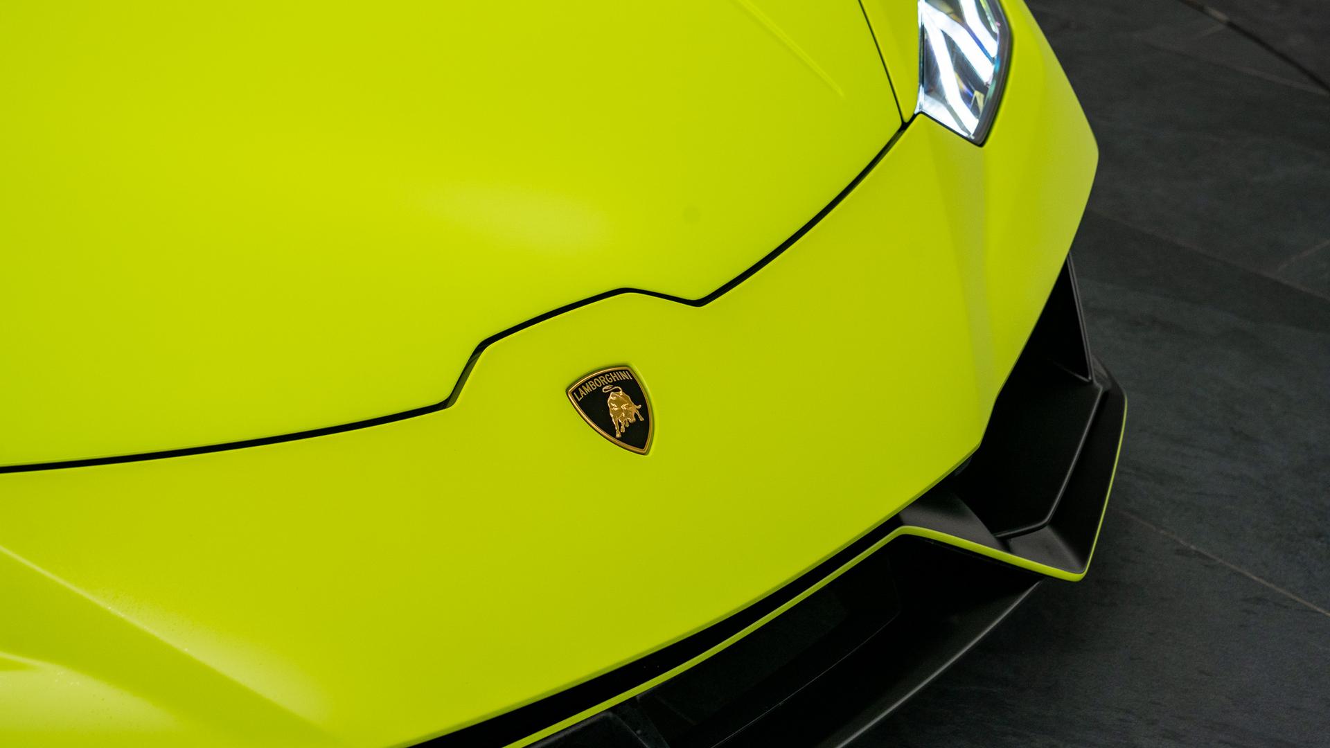 LAMBORGHINI Huracan Photo 7e7f5d92-a075-402f-8008-7b7488c7115b.jpg