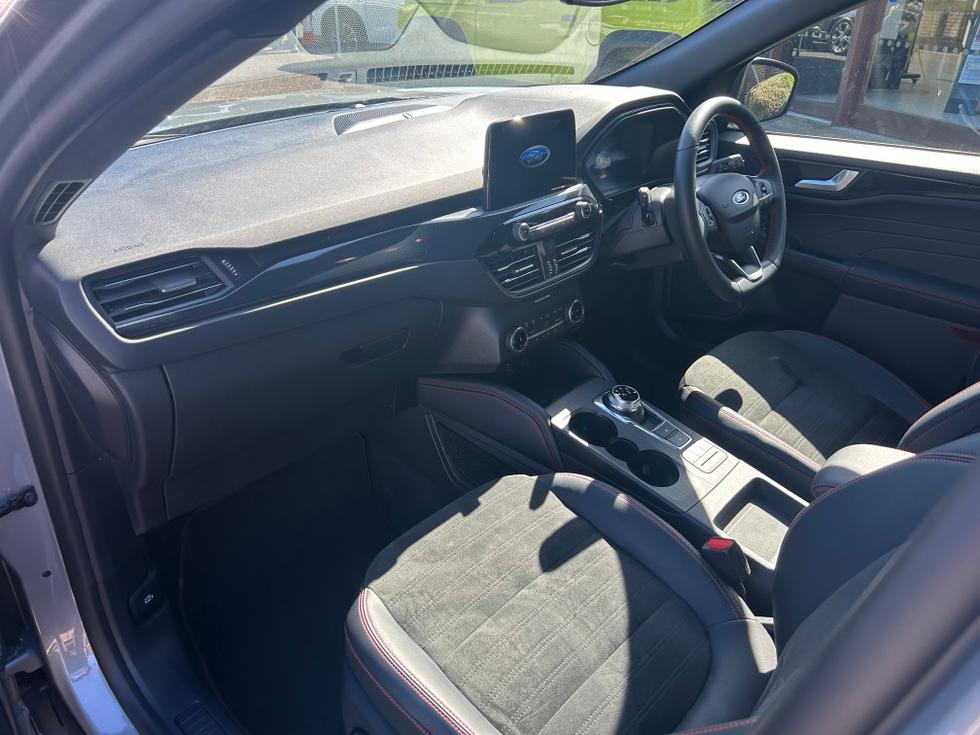 Ford Kuga Photo 7e844240-c409-4796-bf30-eed678c816f1.jpeg