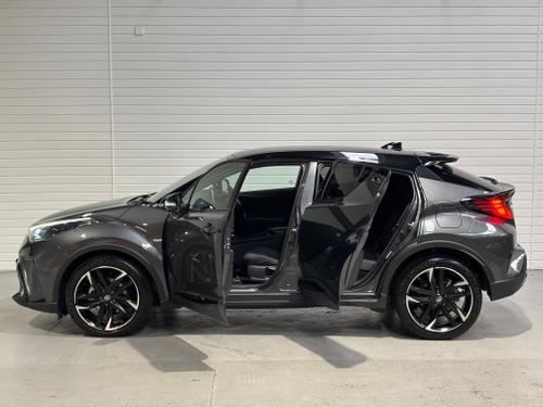 Toyota C-HR Photo 7e844b64-5f54-4d86-a1e5-b62bd6721bb9.jpeg