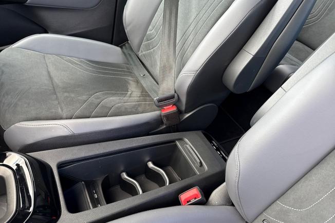 VOLKSWAGEN ID.4 Photo 45