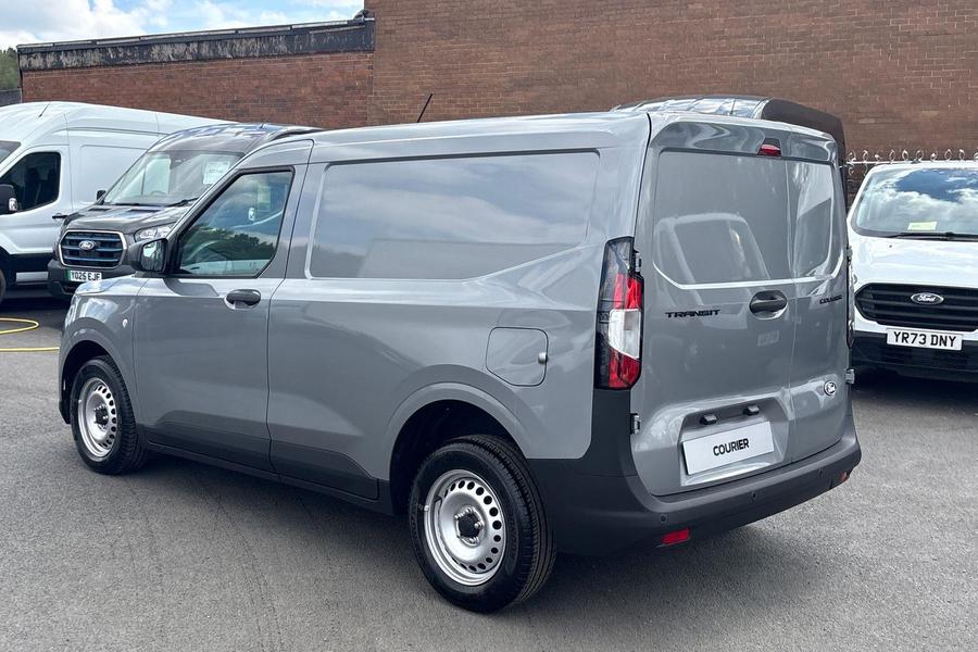 Ford TRANSIT COURIER Photo 7ebd3750-0ca5-44b1-b505-20f9de945e76.jpg