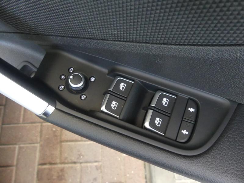 Audi Q2 Photo 7ed297d1-4060-4128-b043-09b9d74bbe31.jpg