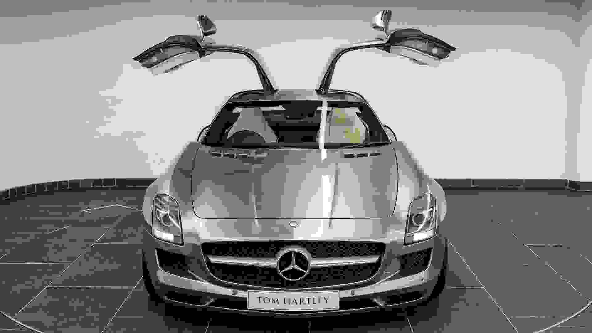Mercedes-Benz SLS Photo 7ed77f54-57be-4606-b375-c1774e7c0f51.jpg