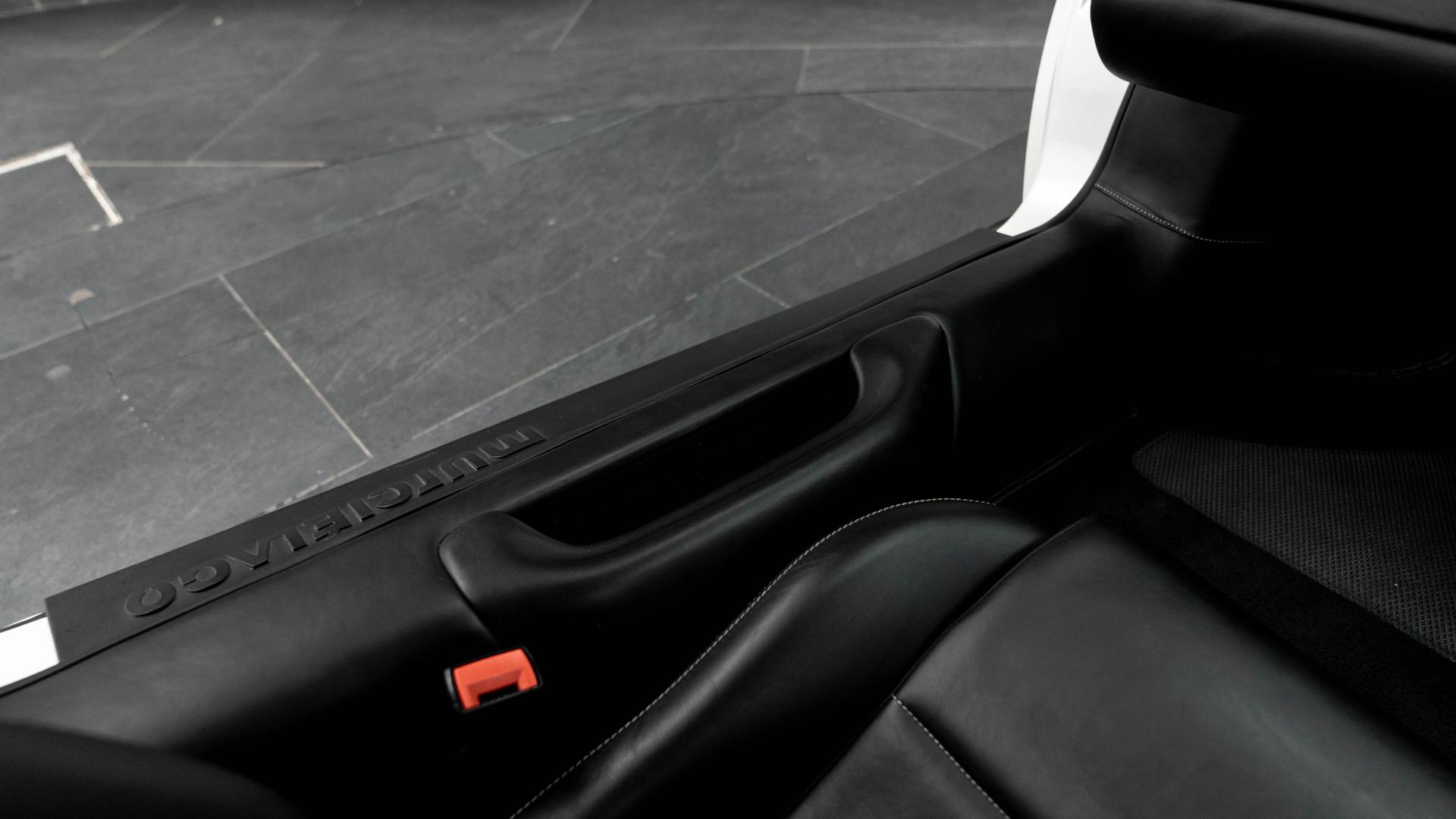 LAMBORGHINI Murcielago Photo 7ed9265a-1997-44bc-859d-892473fecbb8.jpg
