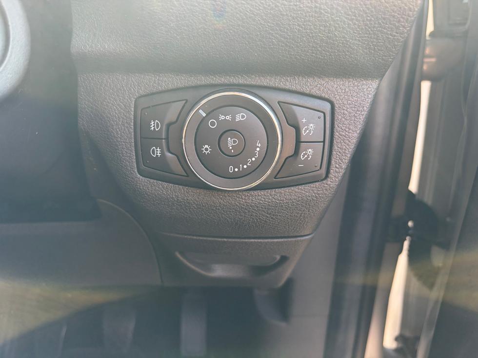 Ford Tourneo Courier Photo 7efe7302-0d5d-4bae-ac49-05421f585ad4.jpeg