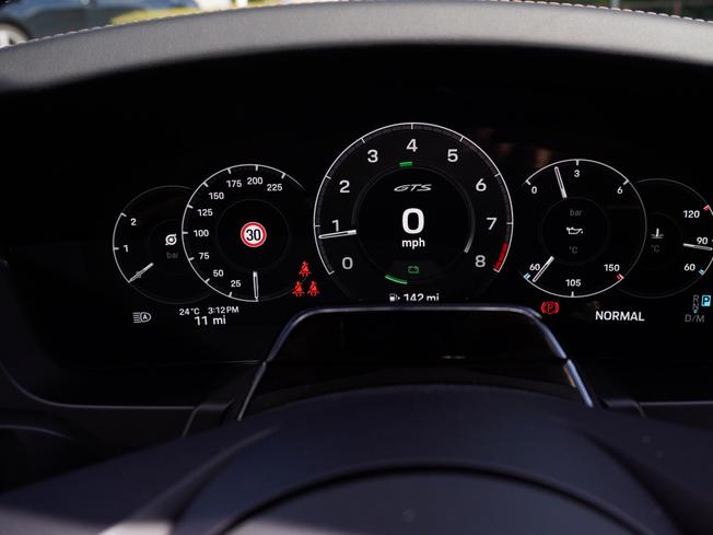 PORSCHE 911 Photo 18