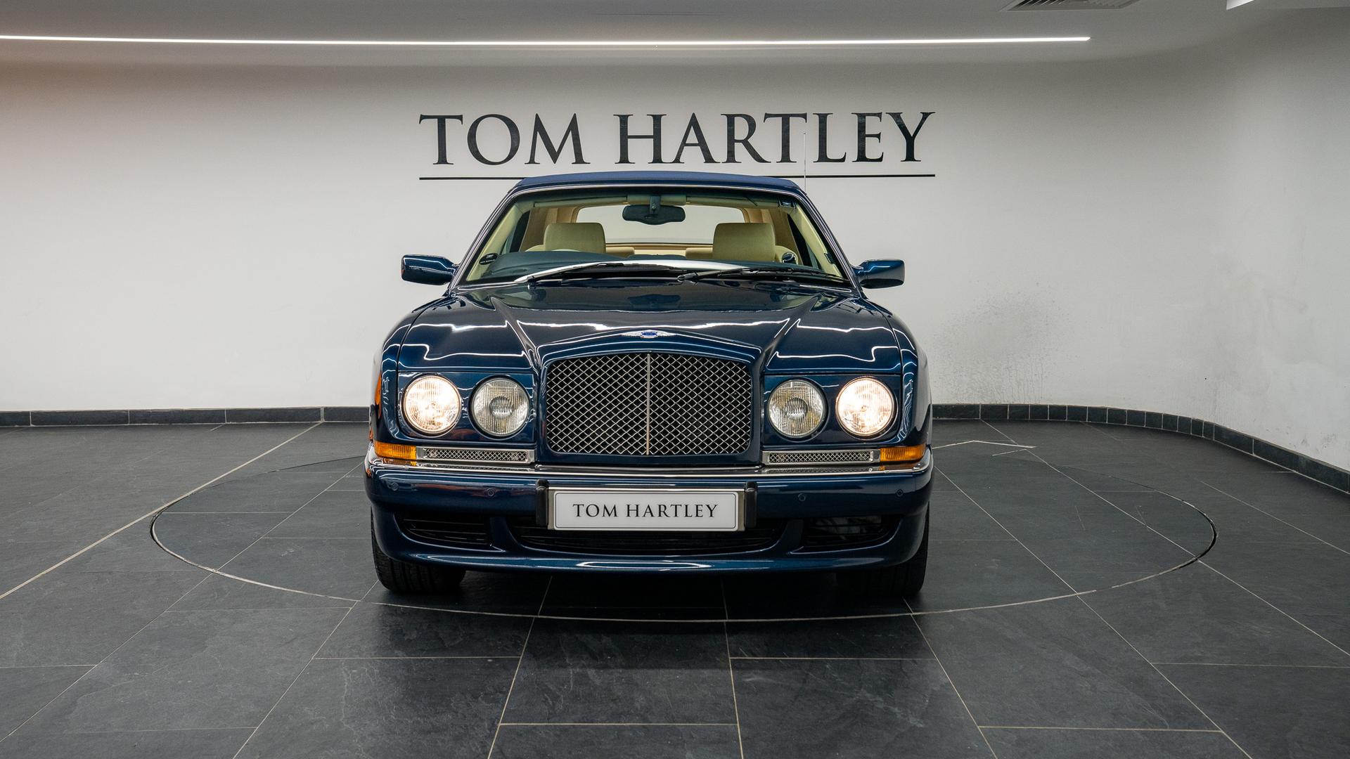 Bentley Azure Photo 7f011404-f98c-4e47-8ba8-77c9afa117e2.jpg