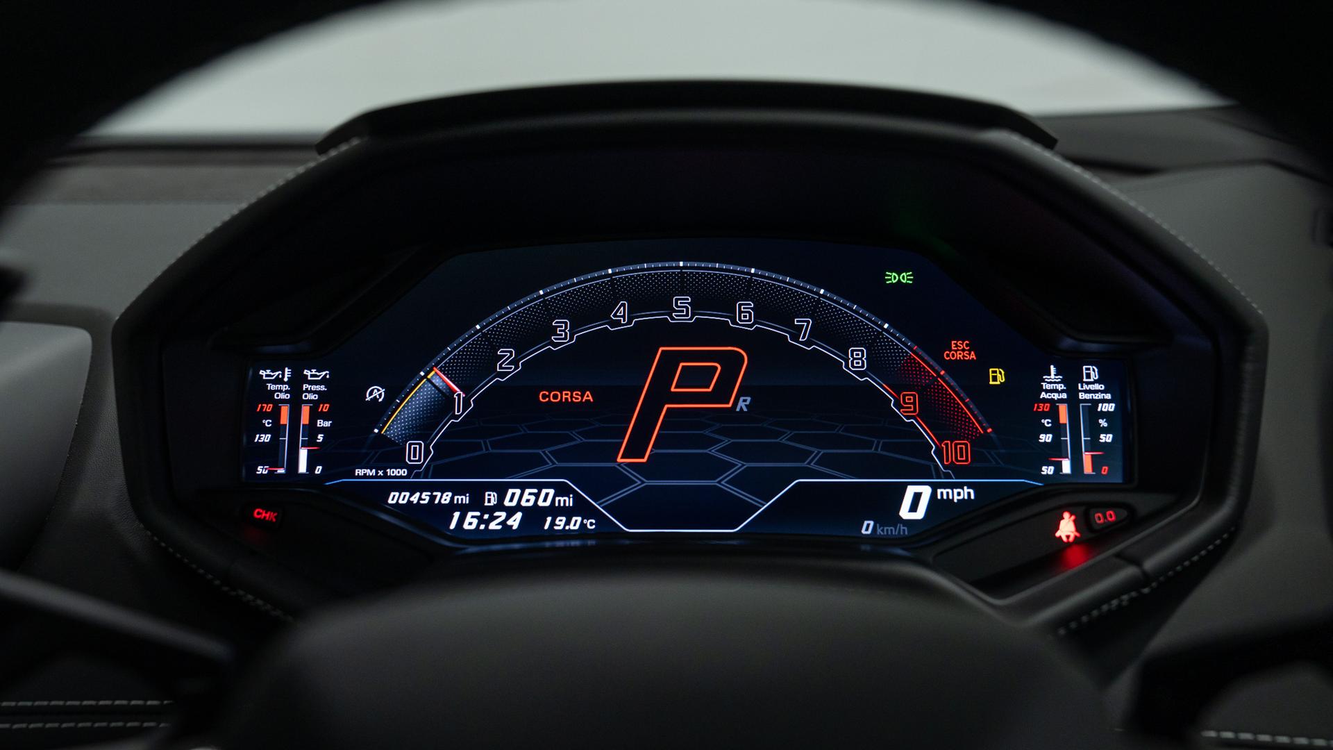 LAMBORGHINI Huracan Photo 7f016c44-138a-423b-862a-716283b3ad3f.jpg