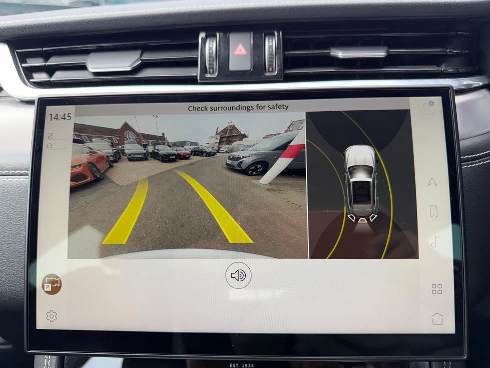 Jaguar F-PACE Photo 7f0a3fcc-ca9e-43a7-aac2-1649f55de074.JPEG