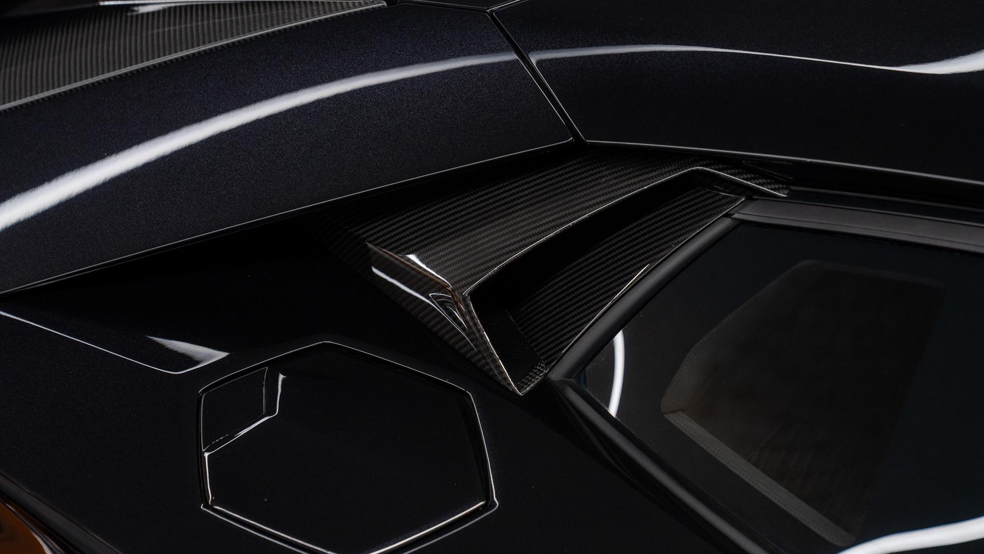 LAMBORGHINI Aventador Photo 7f1582be-6271-4b86-a511-85896791a5a4.jpg