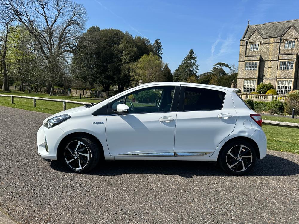 Used Toyota Yaris AJ19EKR 12