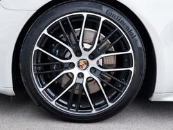 PORSCHE Panamera Photo 4